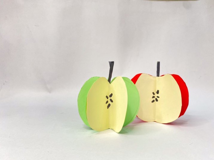 how to make paper apple step-by-step using construction paper