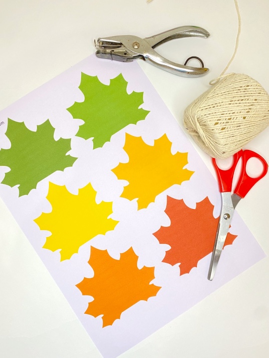 Autumn leaf prints, Art with children outdoors