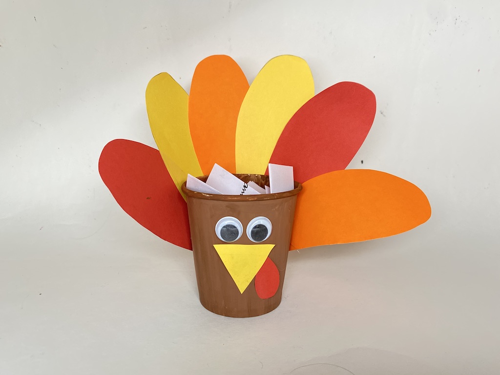 Thanksgiving paper cup turkey crafts for kids
