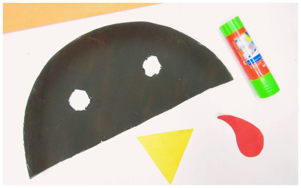 paper plate turkey craft - thanksgiving craft idea for kids