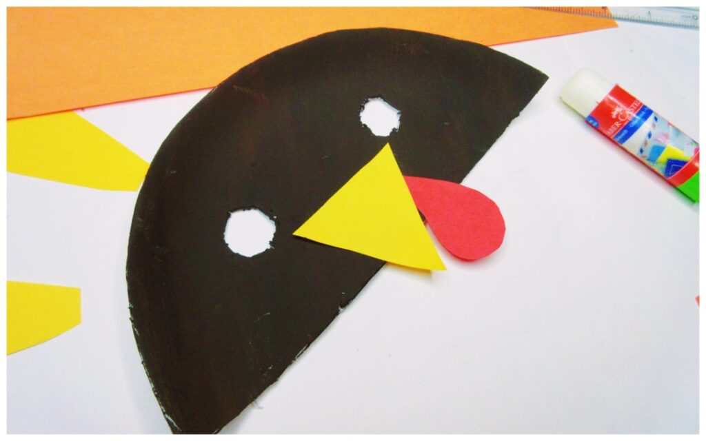 paper plate turkey craft - thanksgiving craft idea for kids