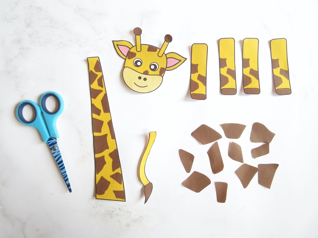 Paper plate giraffe craft for kids with free giraffe template