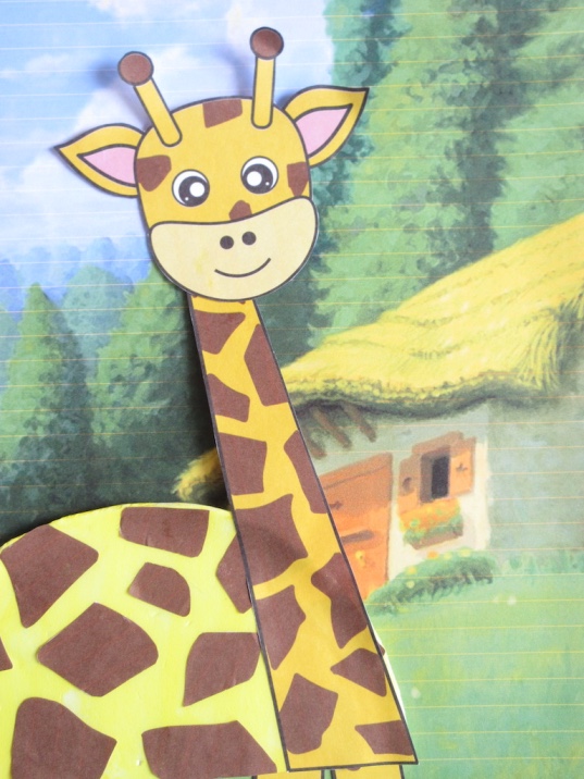 Paper plate giraffe craft for kids with free giraffe template