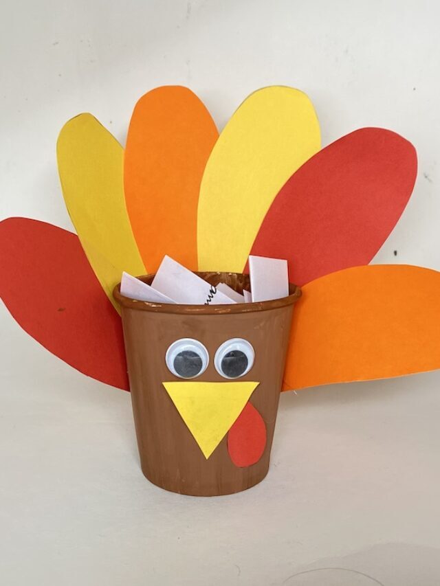 Paper cup turkey craft for kids