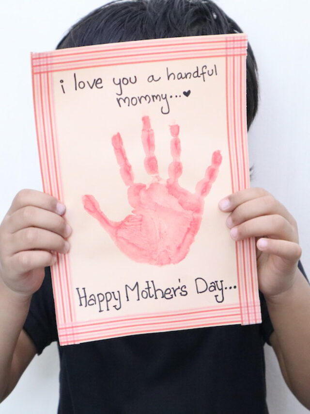 Mother's Day DIY handprint card idea for kids story - The Purple Yarn