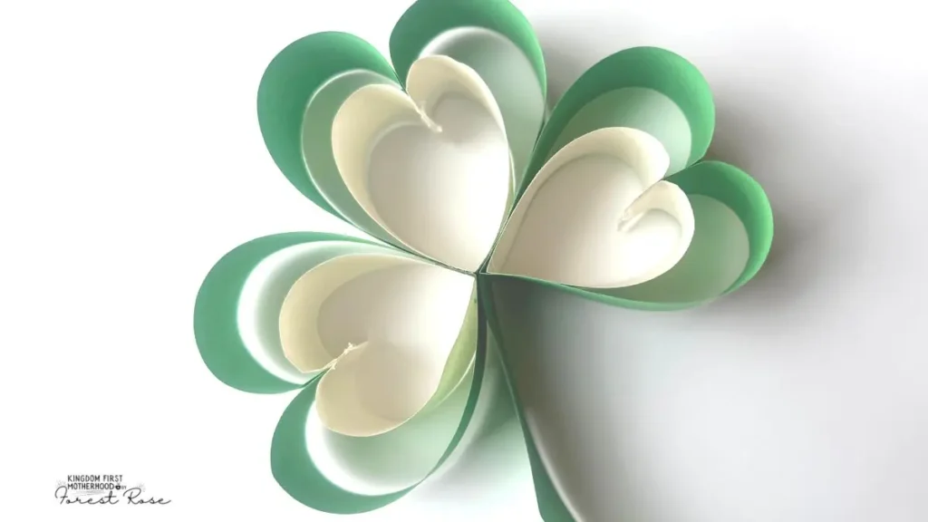 Easy shamrock craft ideas for kids for St. Patrick's Day