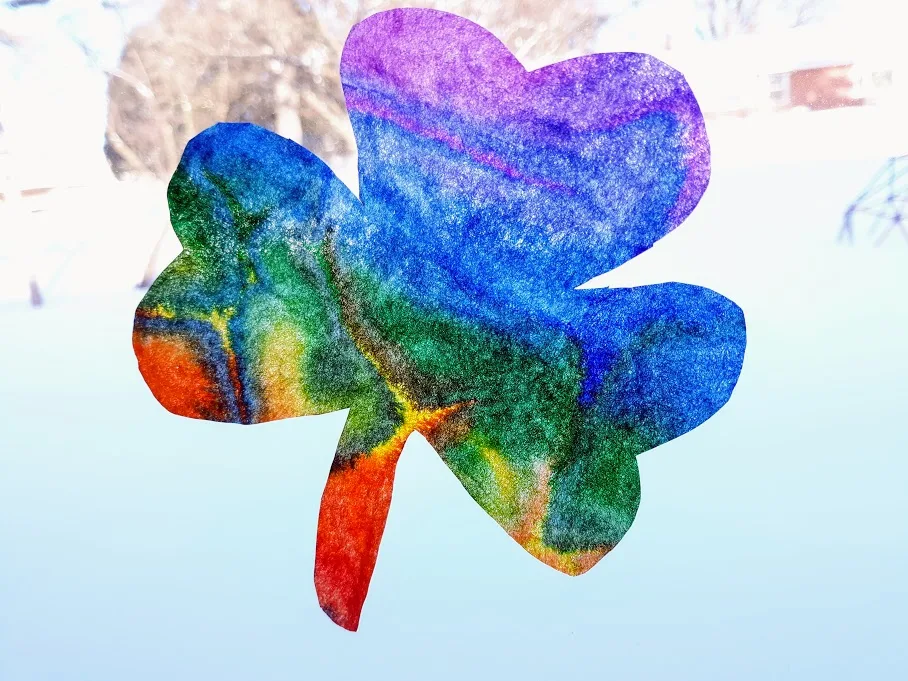 Easy shamrock craft ideas for kids for St. Patrick's Day