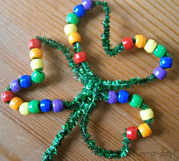 Easy shamrock craft ideas for kids for St. Patrick's Day