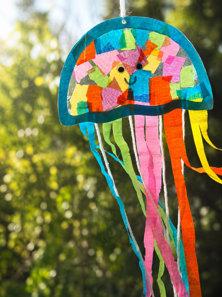 Jellyfish suncatcher craft - step-by-step picture tutorial